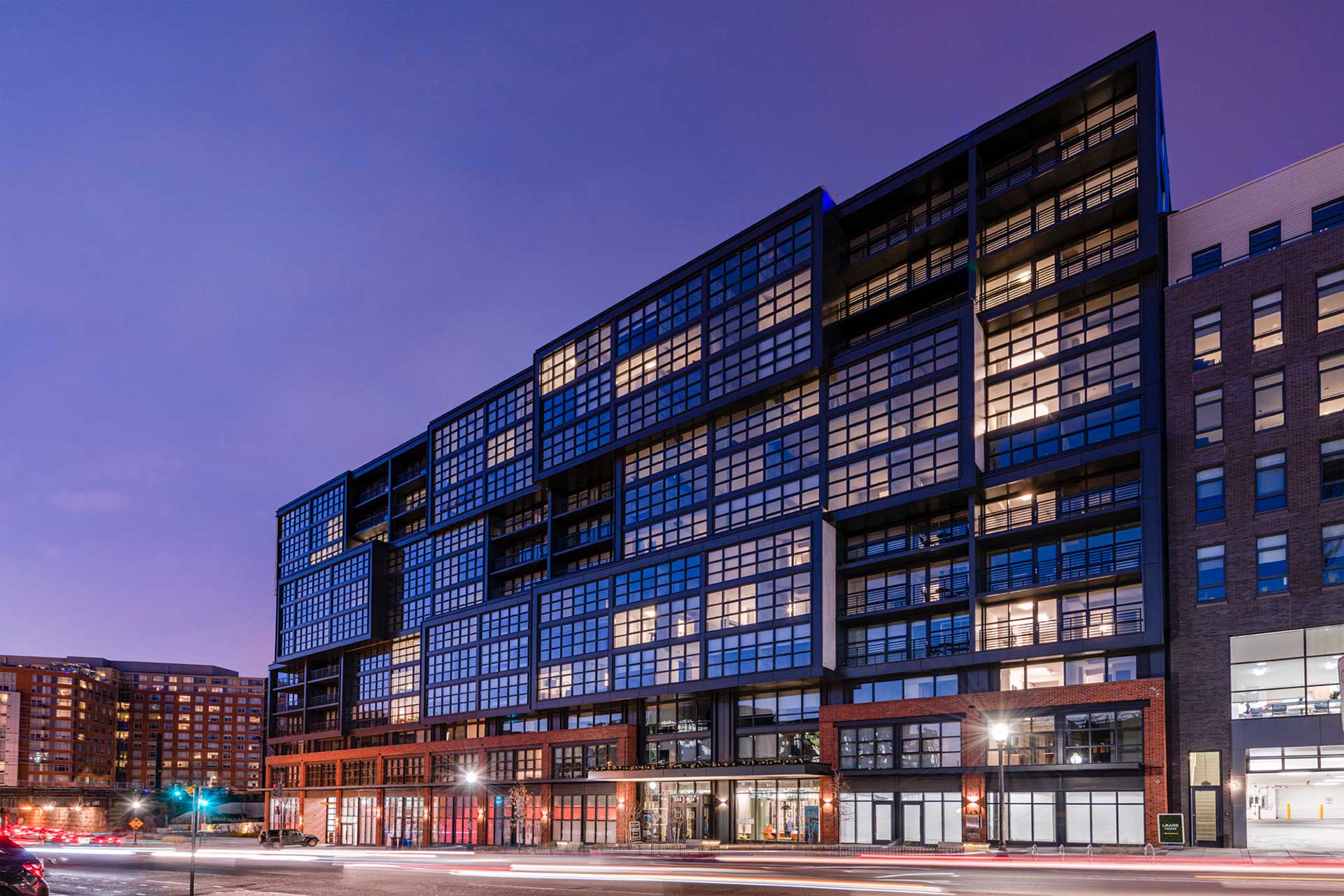 i5 union market facade at dusk